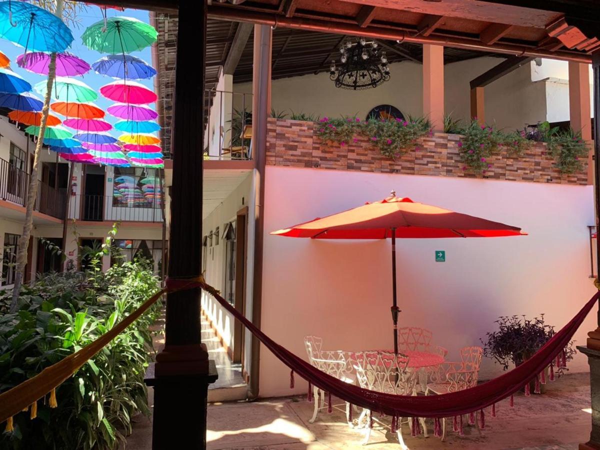 Hotel Villa De Flores Uruapan  Exterior photo