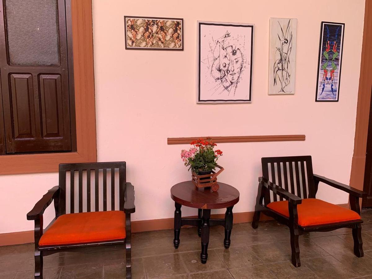 Hotel Villa De Flores Uruapan  Exterior photo